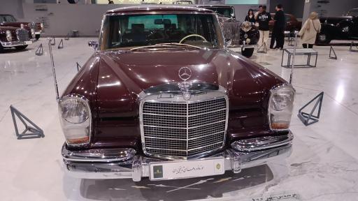 عکس موزه خودروهای تاریخی ایران