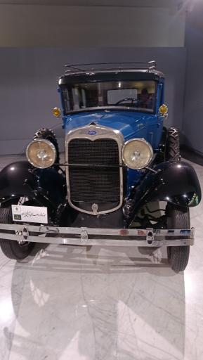 عکس موزه خودروهای تاریخی ایران