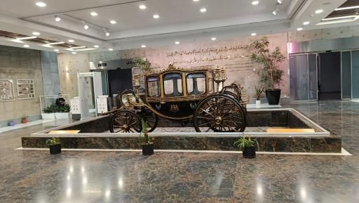 عکس موزه خودروهای تاریخی ایران