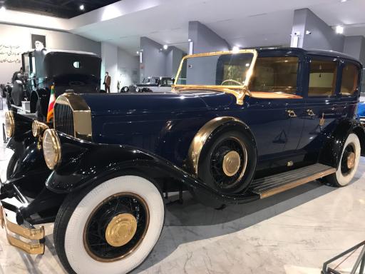 عکس موزه خودروهای تاریخی ایران