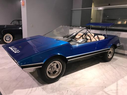 عکس موزه خودروهای تاریخی ایران