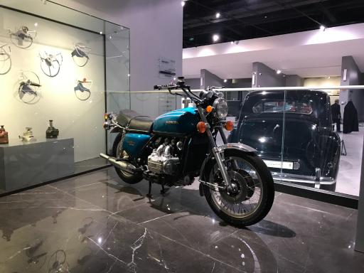 عکس موزه خودروهای تاریخی ایران