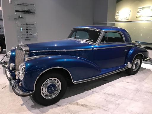 عکس موزه خودروهای تاریخی ایران