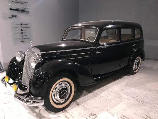 عکس موزه خودروهای تاریخی ایران