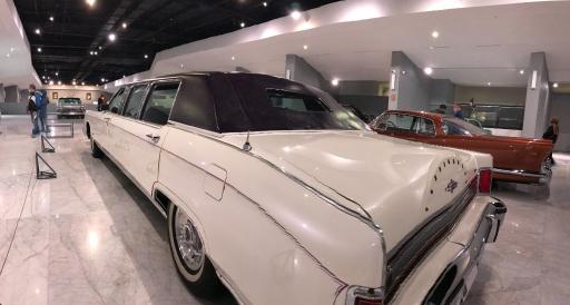 عکس موزه خودروهای تاریخی ایران