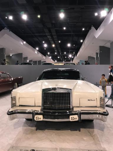 عکس موزه خودروهای تاریخی ایران