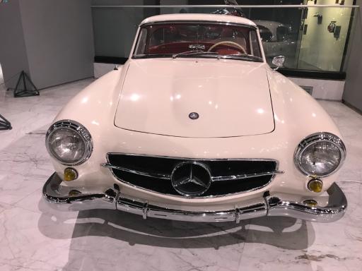 عکس موزه خودروهای تاریخی ایران