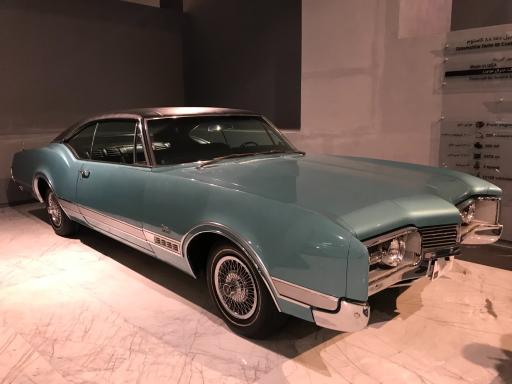 عکس موزه خودروهای تاریخی ایران