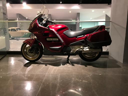 عکس موزه خودروهای تاریخی ایران