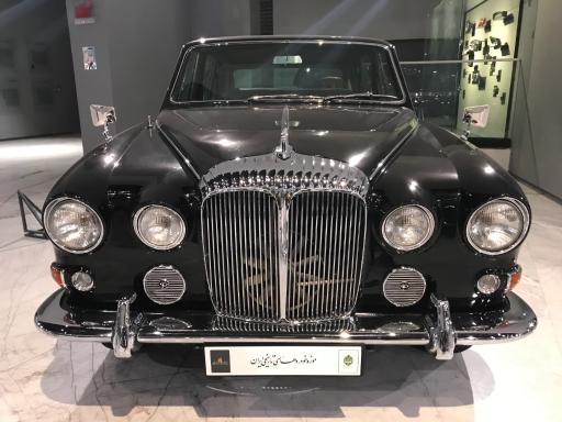عکس موزه خودروهای تاریخی ایران