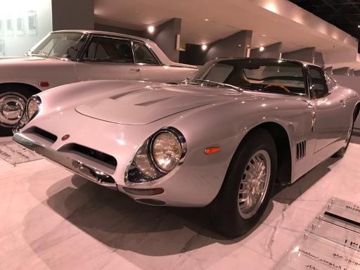 عکس موزه خودروهای تاریخی ایران