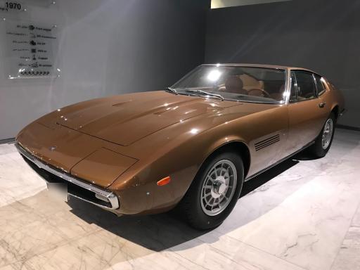 عکس موزه خودروهای تاریخی ایران