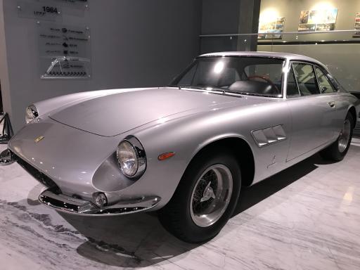 عکس موزه خودروهای تاریخی ایران