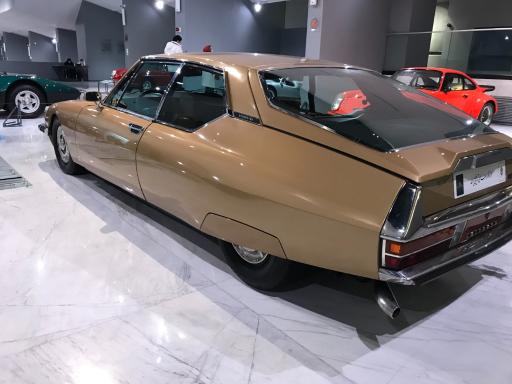 عکس موزه خودروهای تاریخی ایران