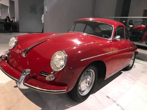 عکس موزه خودروهای تاریخی ایران