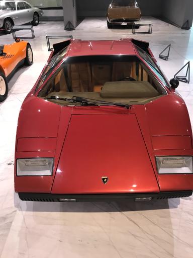 عکس موزه خودروهای تاریخی ایران