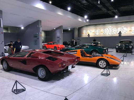 عکس موزه خودروهای تاریخی ایران