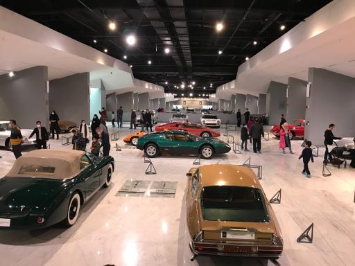 عکس موزه خودروهای تاریخی ایران