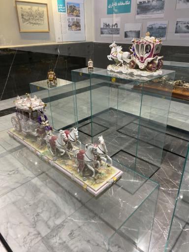 عکس موزه خودروهای تاریخی ایران