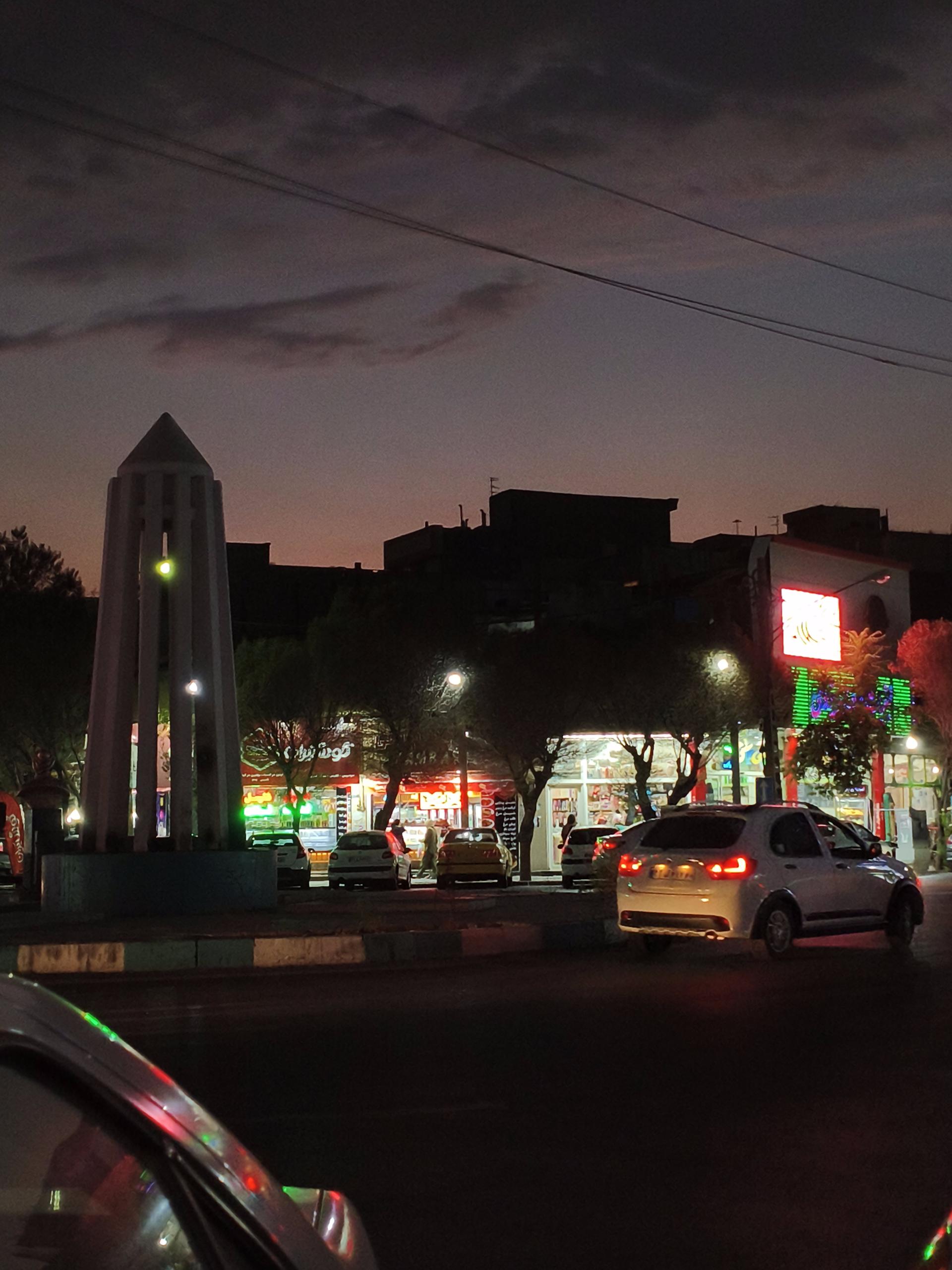 عکس میدان ابن سینا (فلکه خانی آباد)