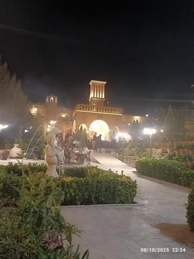 عکس رستوران گلسرخ یزد