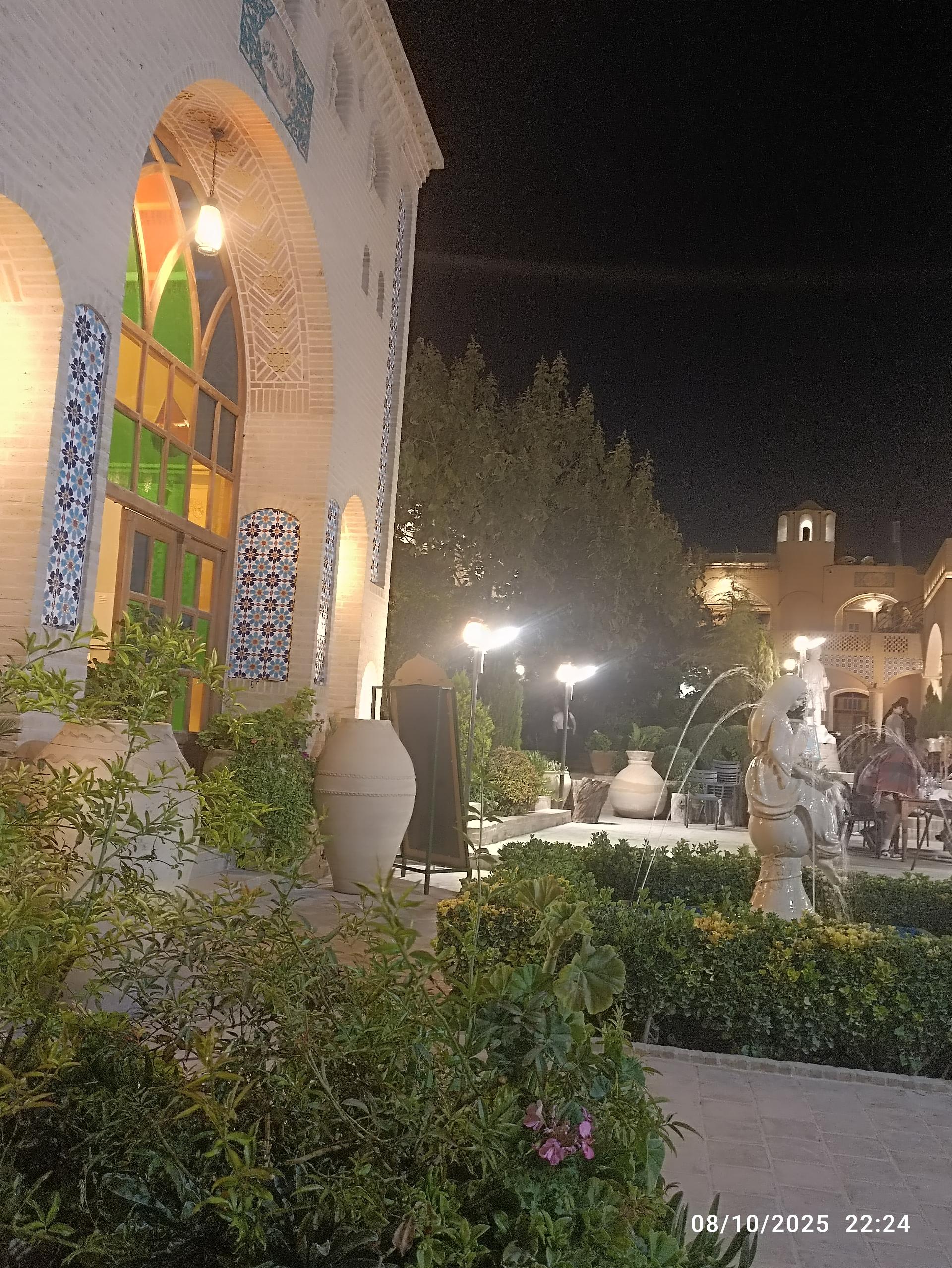 عکس رستوران گلسرخ یزد