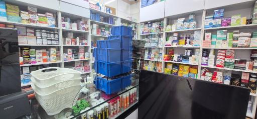 عکس داروخانه دکتر خاموشی