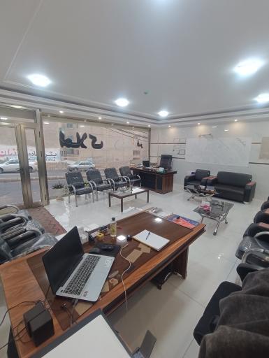 عکس مشاورین املاک همافر 