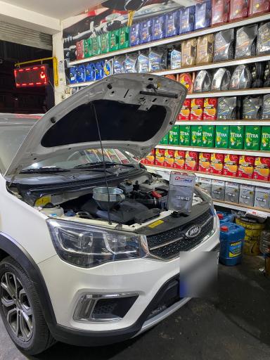 عکس تعویض روغنی و ‌رینگ لاستیک صالح خدایی