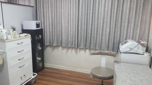 مطب زیبایی و پوست دکتر باذلی