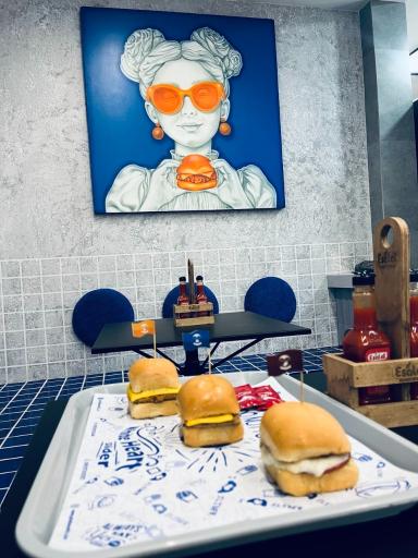 عکس فست فود قلب سفید