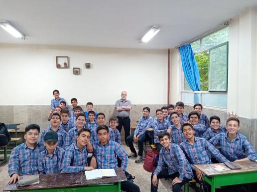 عکس دبیرستان اسدی لاری