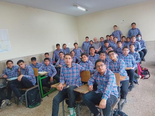 عکس دبیرستان اسدی لاری