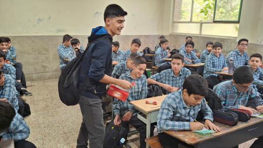عکس دبیرستان اسدی لاری