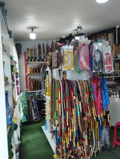 عکس دخانیات و قلیان سوزان