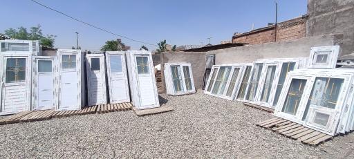 انبار پخش کاشی سرامیک حاجی زاده