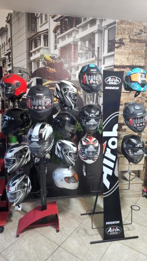 عکس فروشگاه تجهیزات موتورسواری اسب آهنی