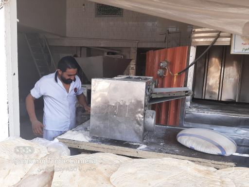 عکس نانوایی لواشی سید کشتی گیر