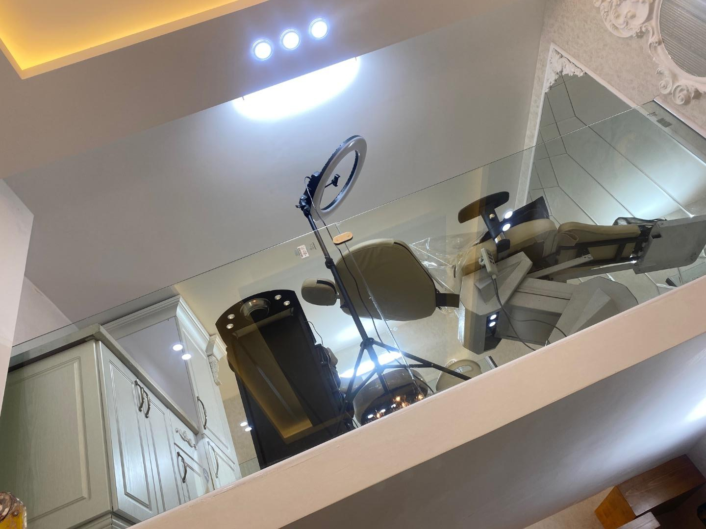 عکس سالن زیبایی نارون