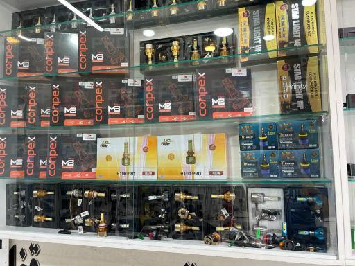 عکس کلید سازی و خدمت خودرویی سهند