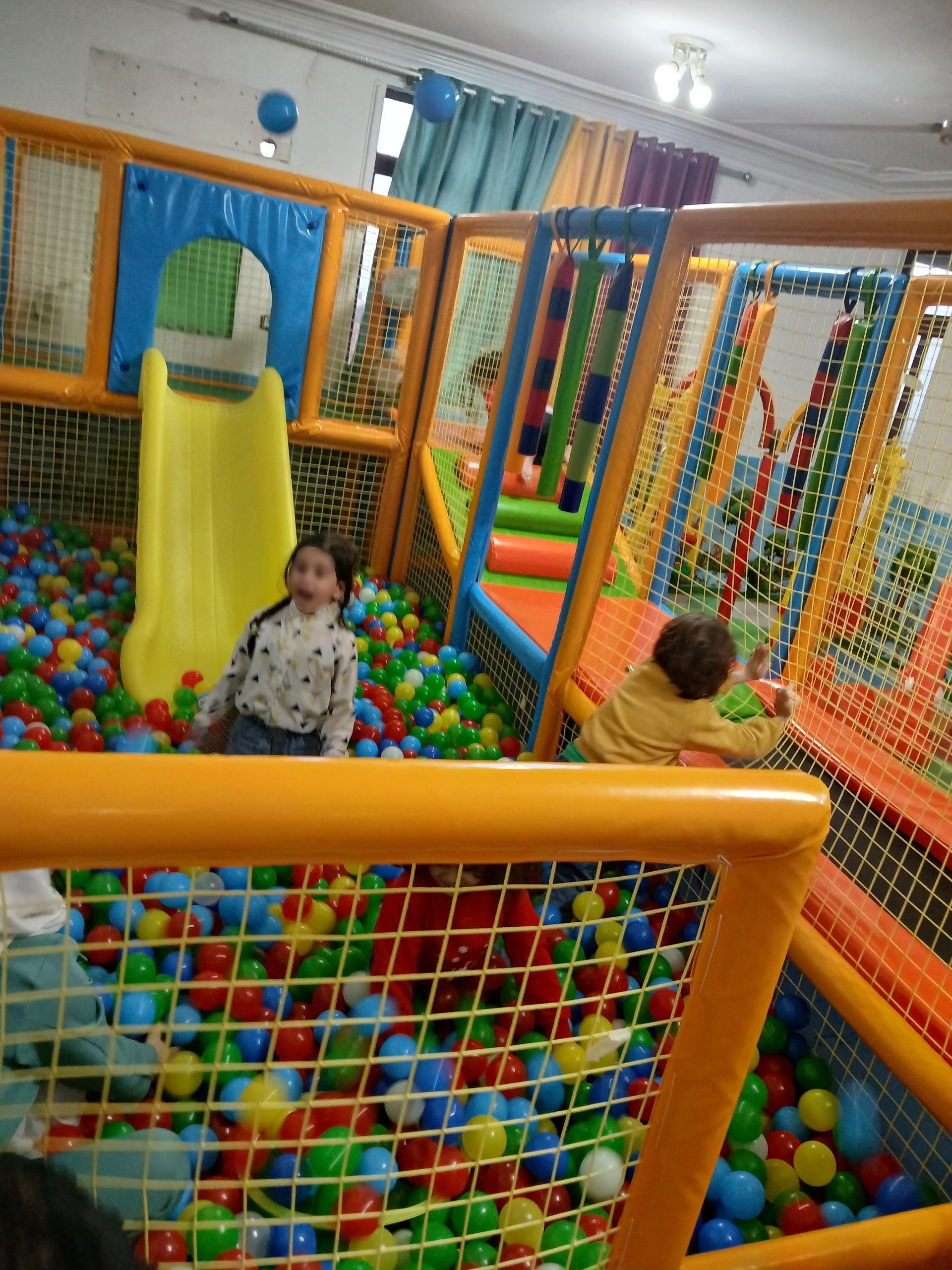 عکس خانه بازی آریا