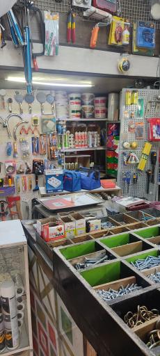 عکس رنگ و ابزار صادقی