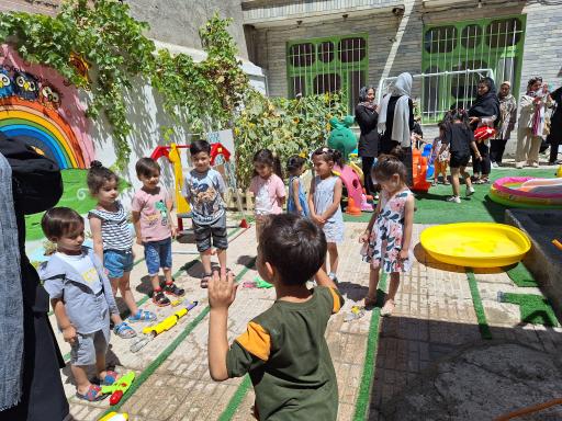 مهدکودک و پیش دبستانی دنیای شیرین