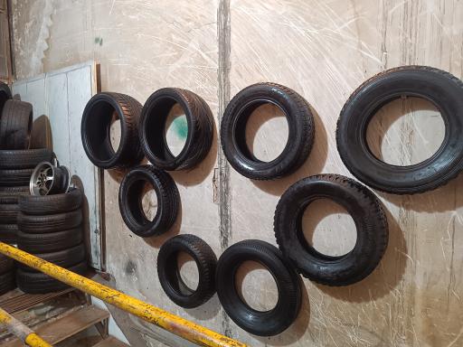 عکس لاستیک فروشی عباس