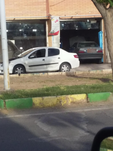 عکس مکانیک سیار کاشان تعمیرگاه خودرو ایرانی و خارجی علی معمار