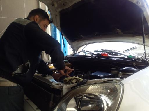 عکس مکانیک سیار کاشان تعمیرگاه خودرو ایرانی و خارجی علی معمار