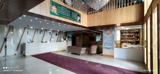 عکس زائر سرای باقر العلوم 