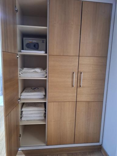 عکس ساختمان 2 هتل شرکت نفت