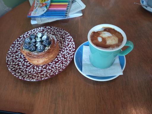 عکس کافی شاپ روبرتو