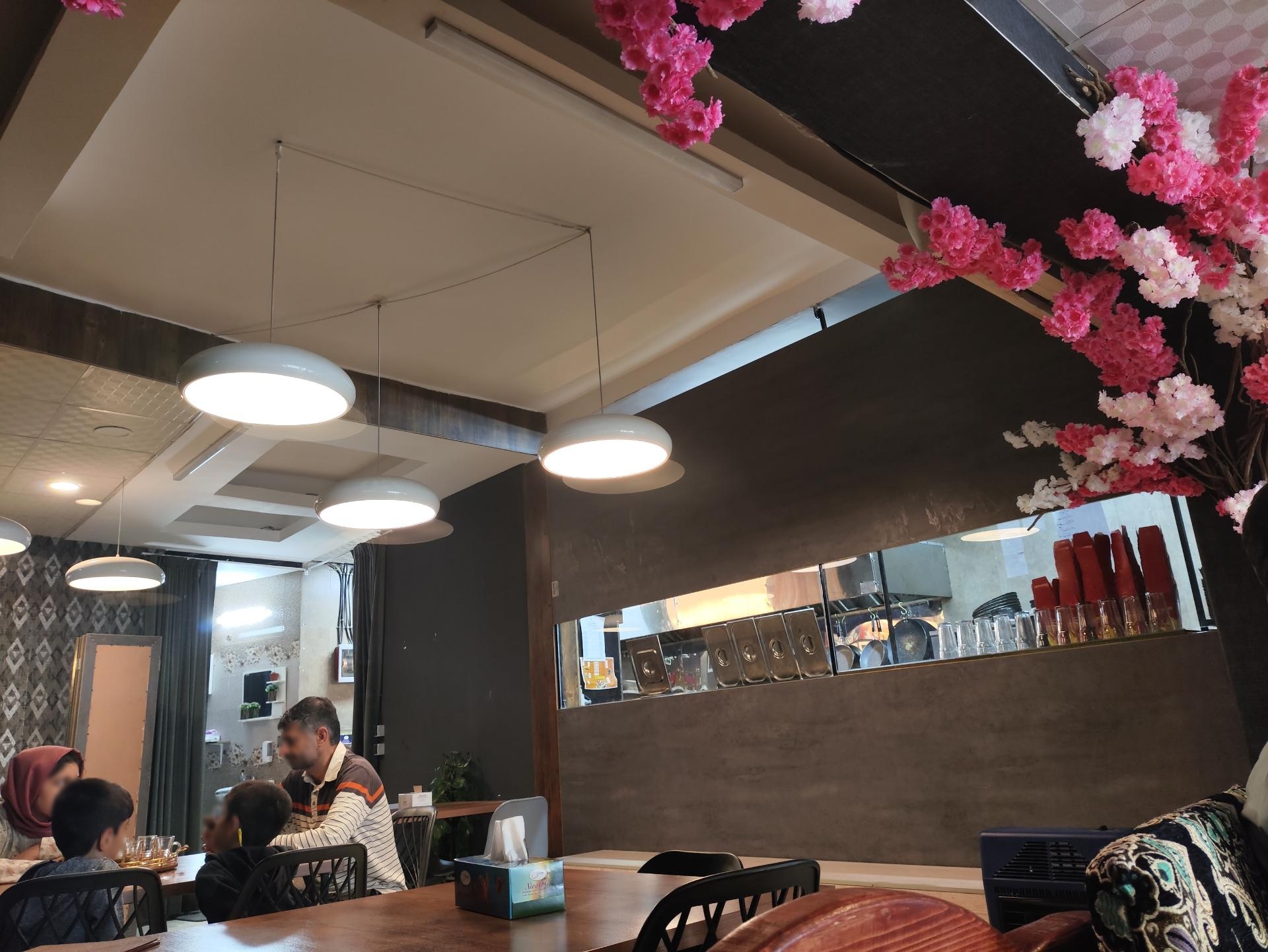 عکس رستوران و فست فود خانواده